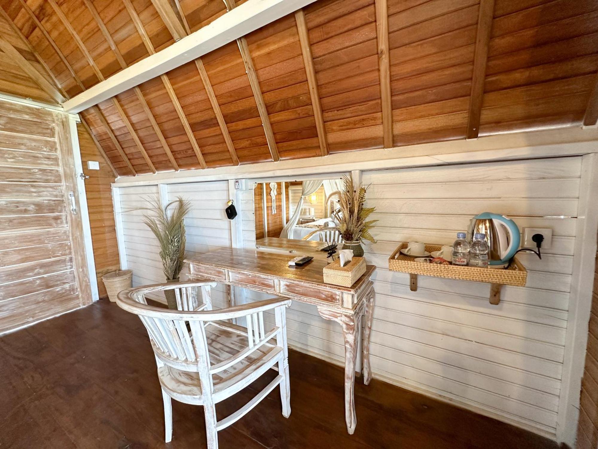 Sunset Hill Penida 3* Ped